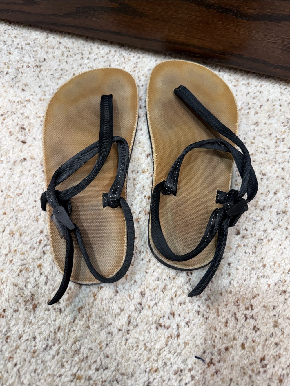 Earth Runners Chronos Sandals, Men’s size 8, Women’s size 10